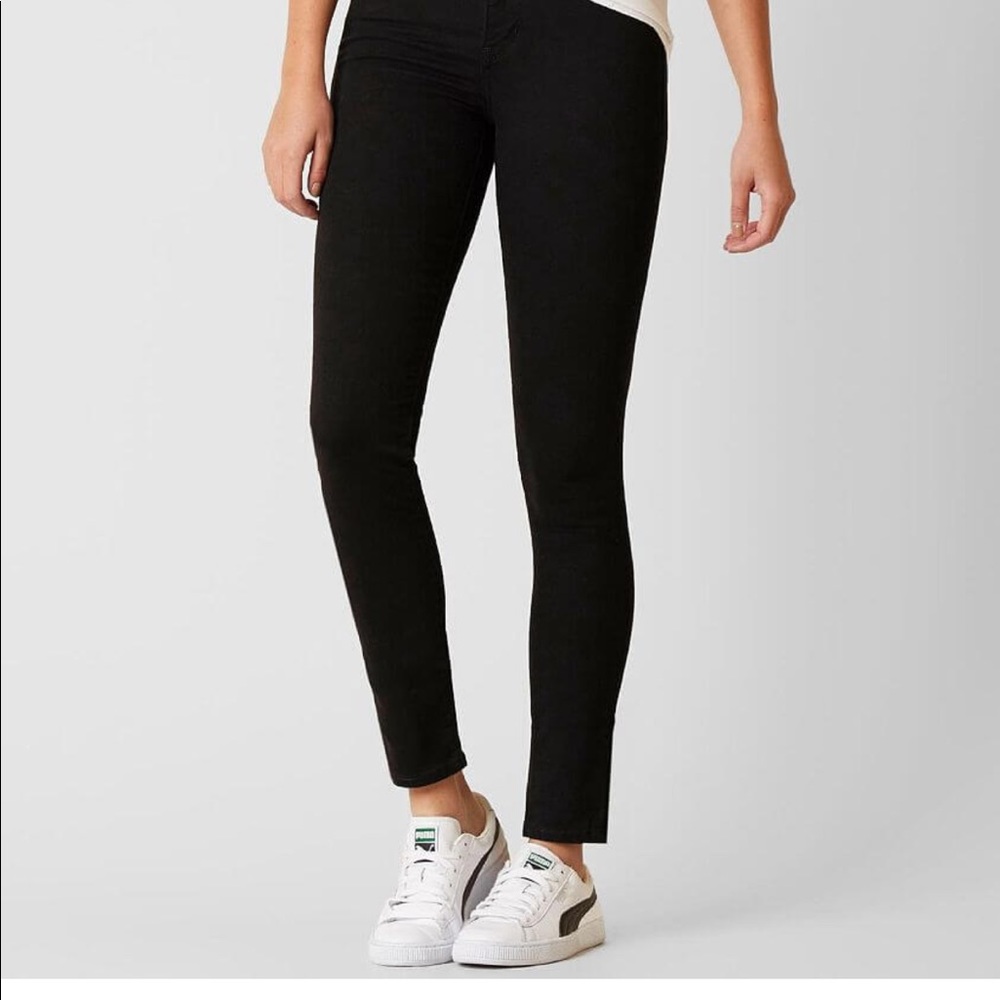 Gently used Levi’s 311 shaping skinny size 30